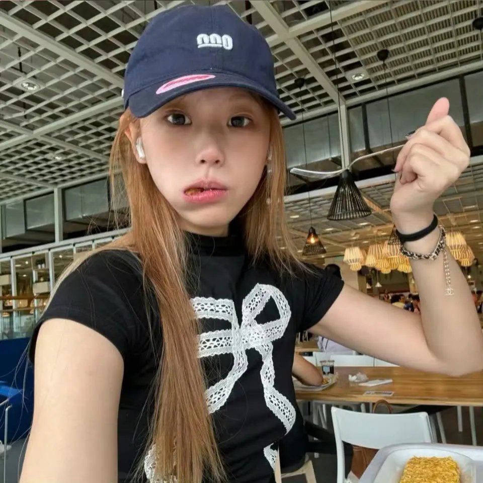 雌雌大盗 海报