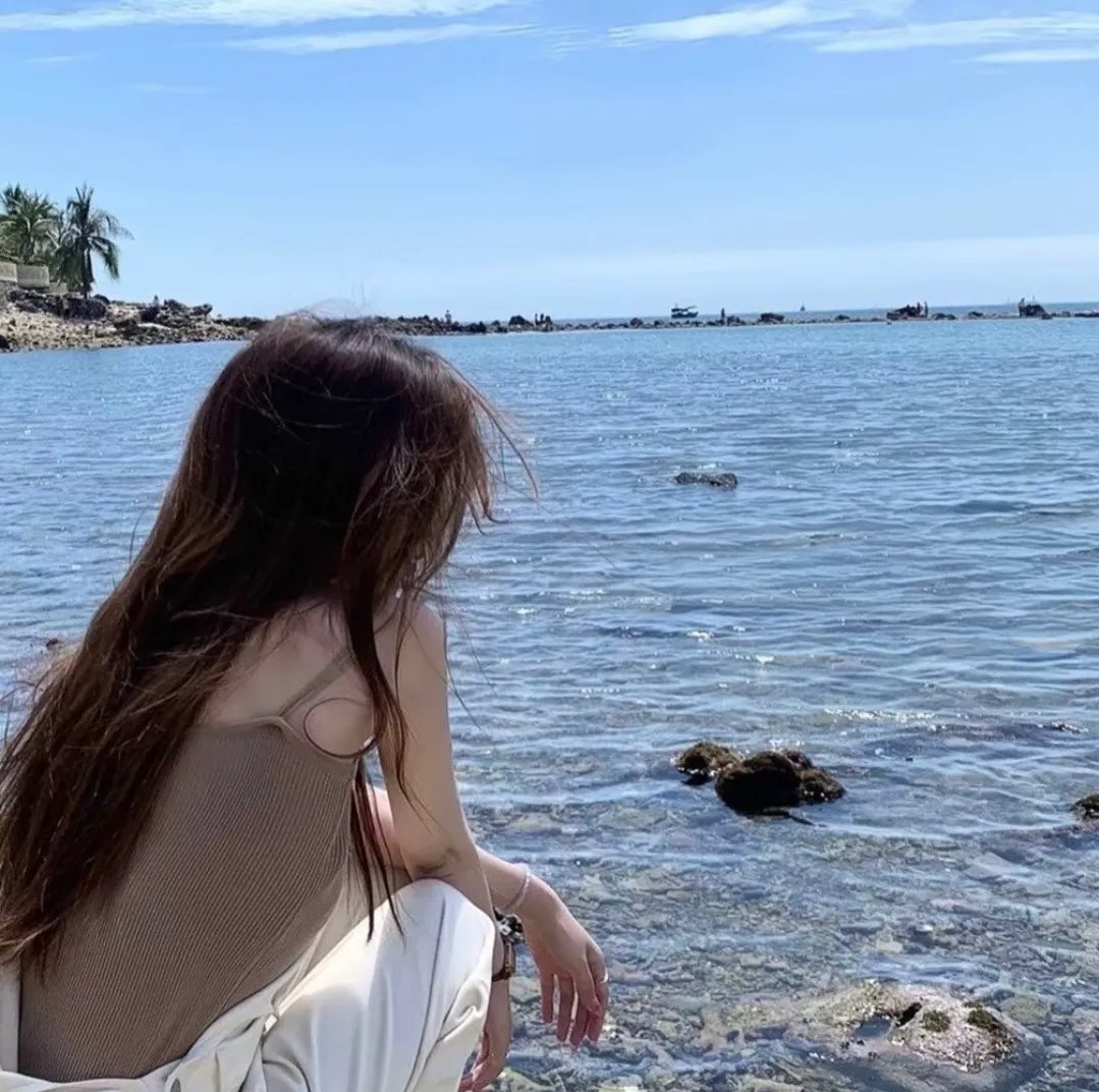 看不见的枕边人 海报
